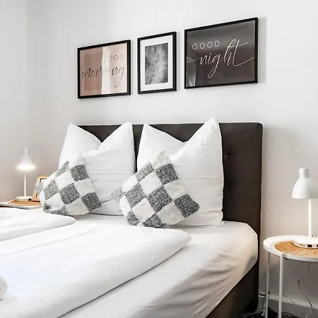 Appartement 2 Zentrale Fewos Fuer Gruppen Mit Parkplatz Cobourg