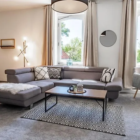 Appartement 2 Zentrale Fewos Fuer Gruppen Mit Parkplatz Cobourg