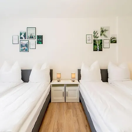 2 Zentrale Fewos Fuer Gruppen Mit Parkplatz Appartement