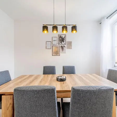 Appartement 2 Zentrale Fewos Fuer Gruppen Mit Parkplatz *