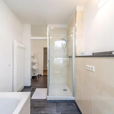 Appartement 2 Zentrale Fewos Fuer Gruppen Mit Parkplatz Cobourg